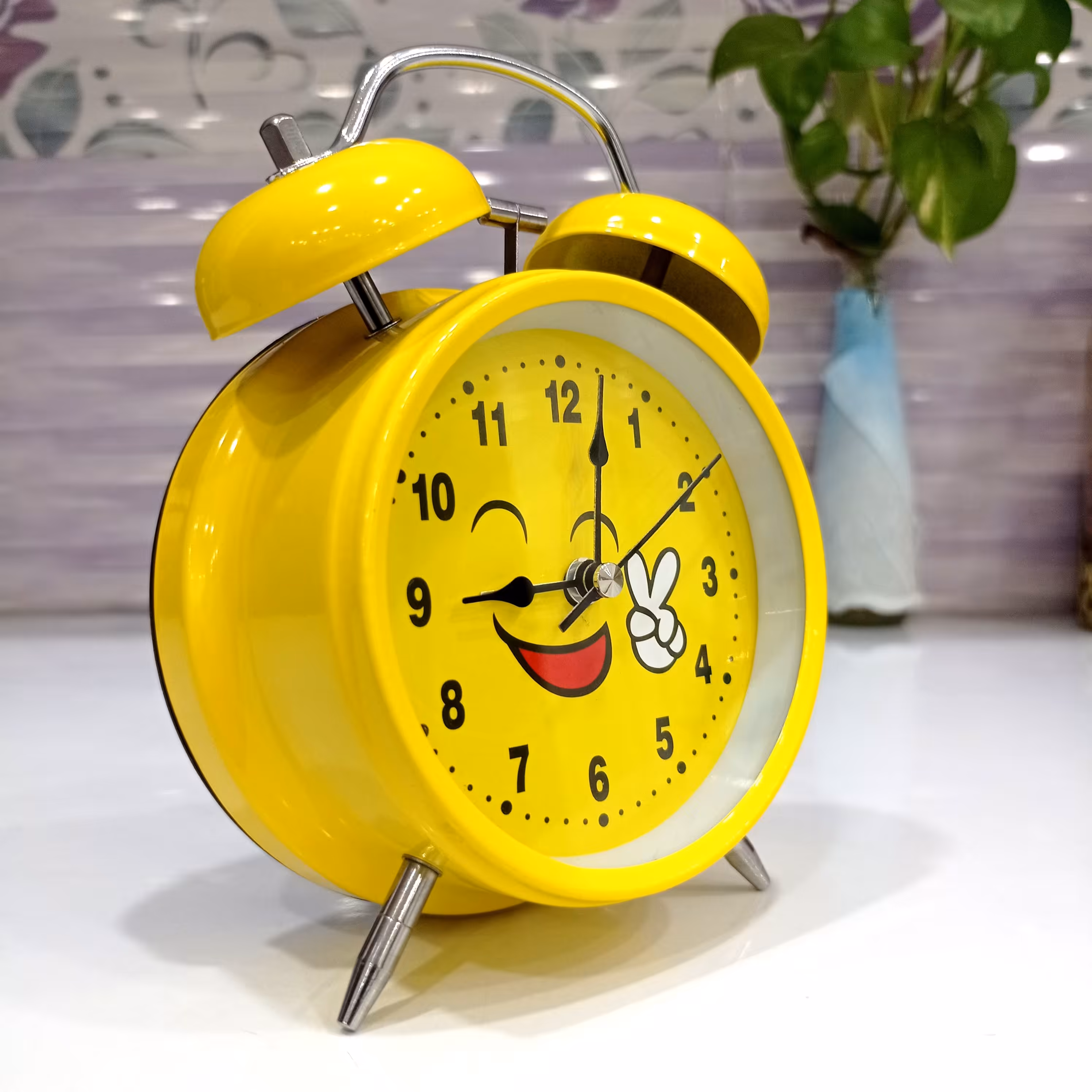 ساعت رومیزی شماطه دار ( زنگ دار ) طرح ایموجی فانتزی زیبا و جذاب

