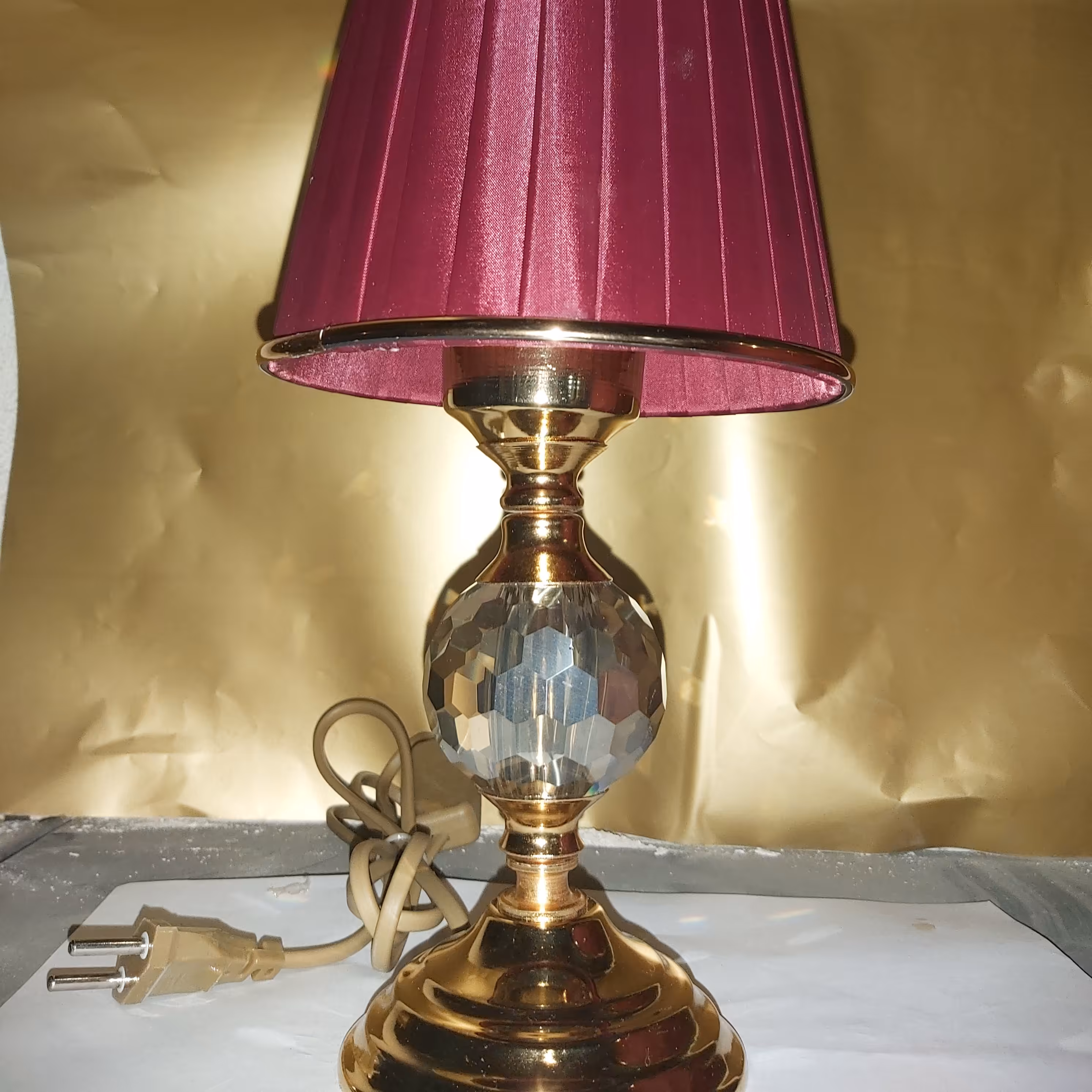 آباژور رومیزی طلایی کوچک ستون کریستال