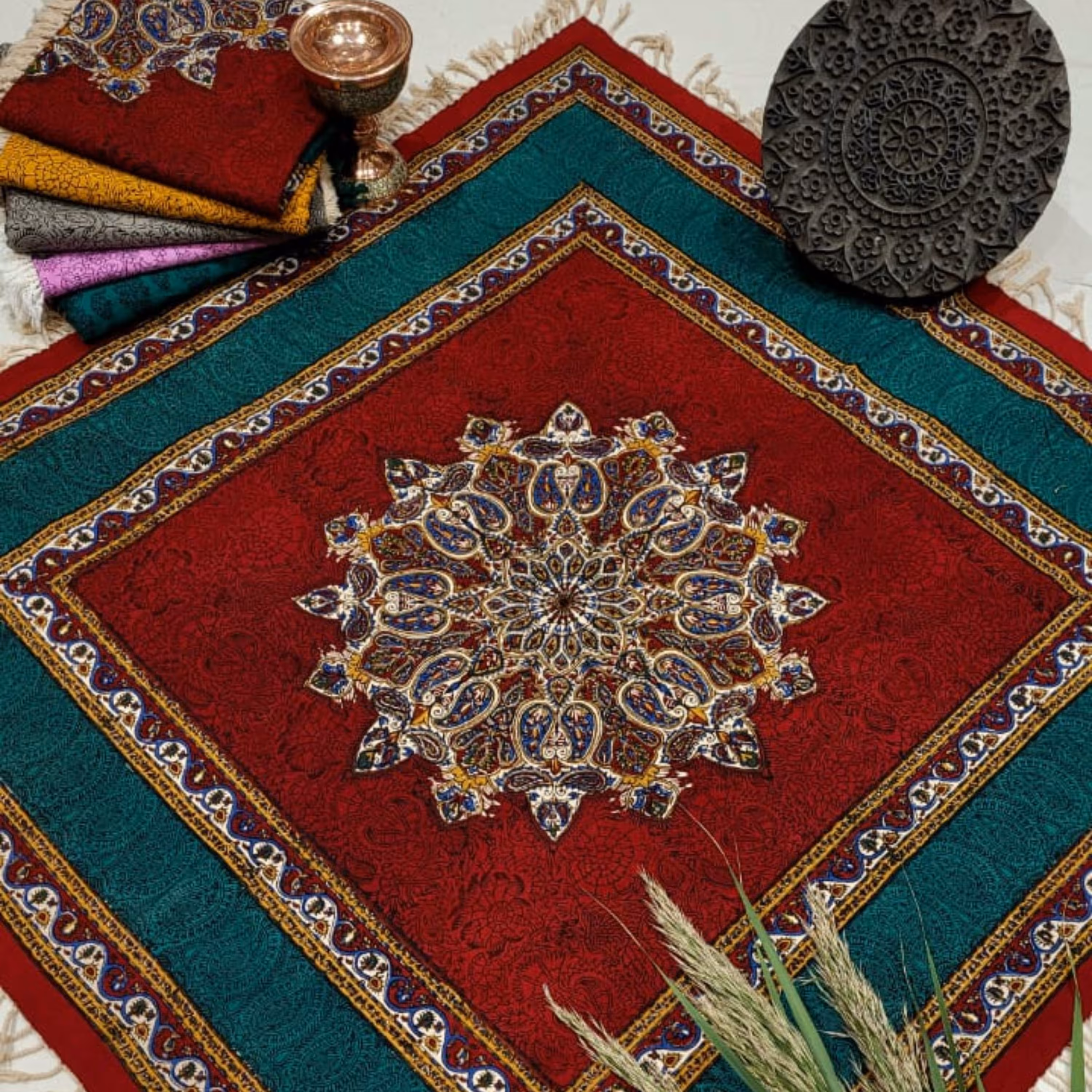 رومیزی قلمکار ترنج رنگ گیاهی سایز یک در یک