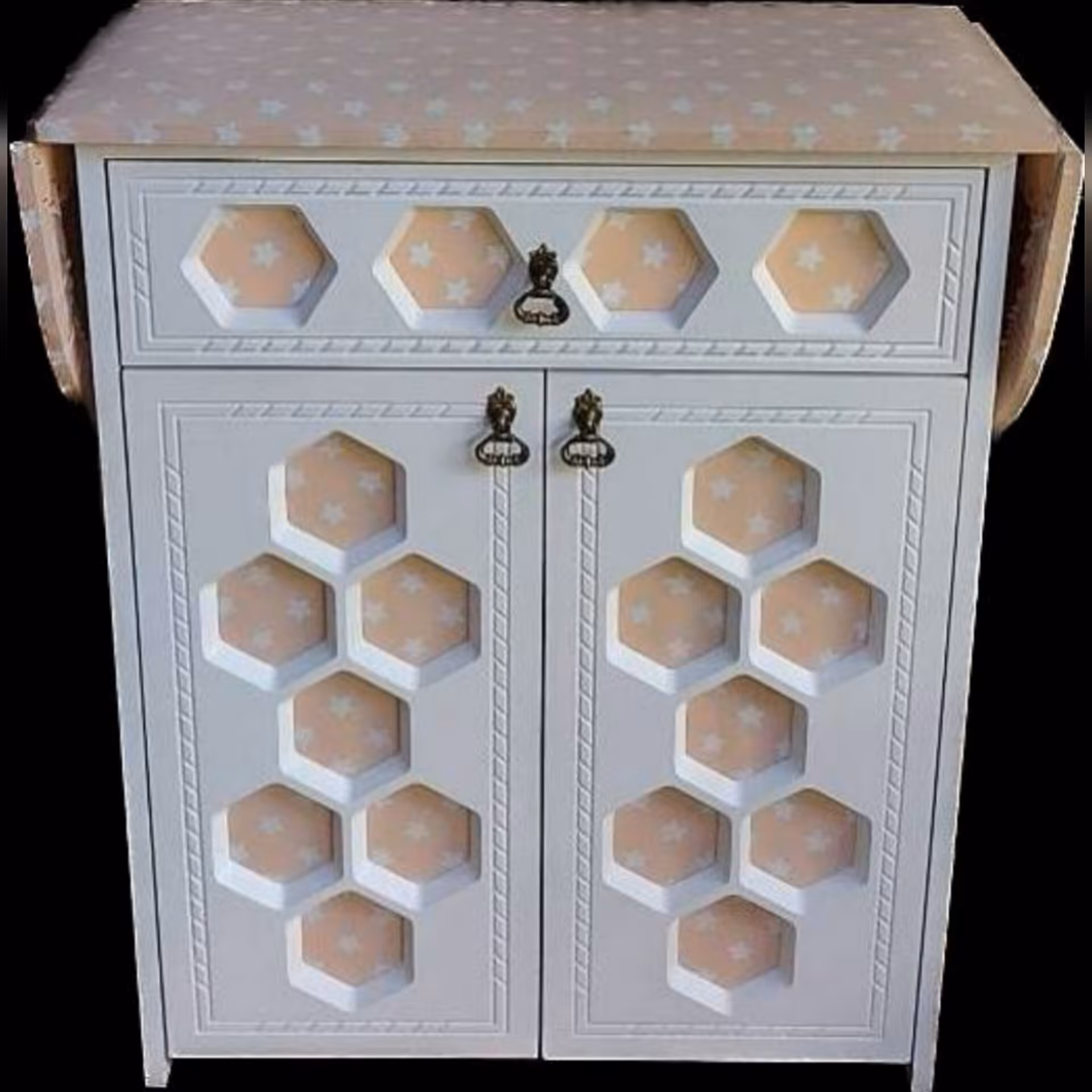 میز اتو وکیوم مدل زنبوری رنگ سفید 