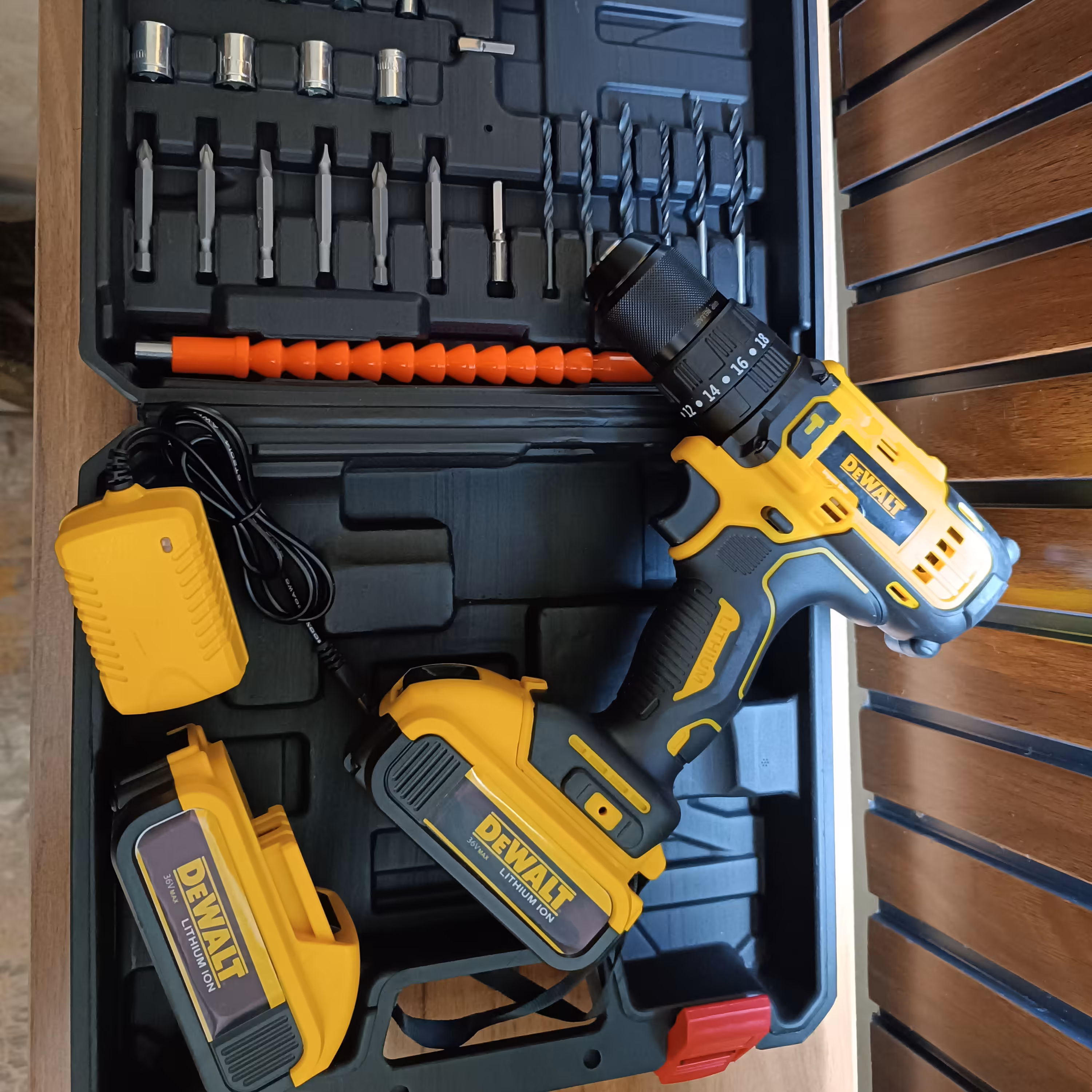 دریل شارژی36 ولتی دیوالت طرح مدل 

