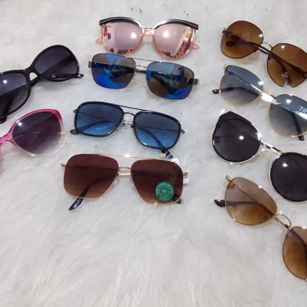 عینک آفتابی جنس شیشه وفلز
دارای یووی 400 
مدل های اسپرت مرد