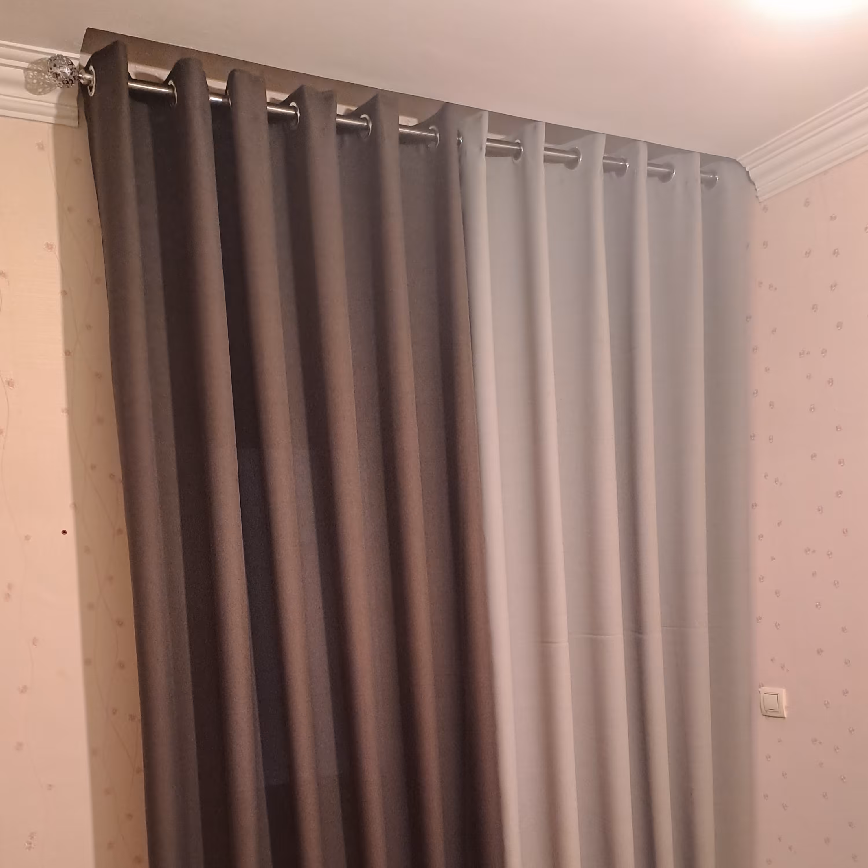 پرده پانچ شده کنفی