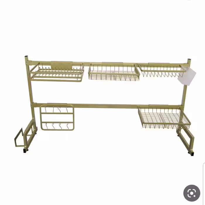 ابچک پشت پنجر سینک آشپز خانه