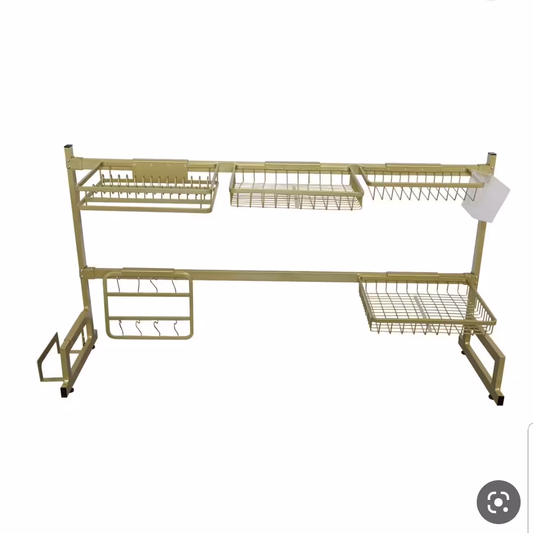 ابچک پشت پنجر سینک آشپز خانه