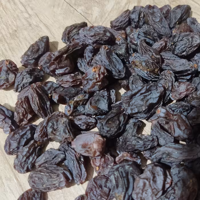 مویز رطبی اعلا آفتابی بسته یک کیلو گرمی  نرم و گوشتی دانه درشت