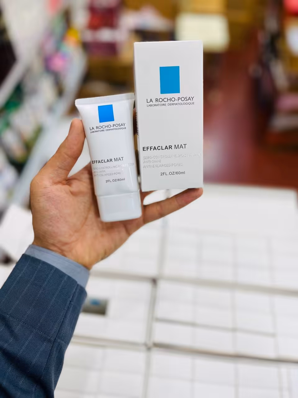 آبرسان تیوپی لاروش پوزای مخصوص پوست های حساس مدل EFFACLAR MAT