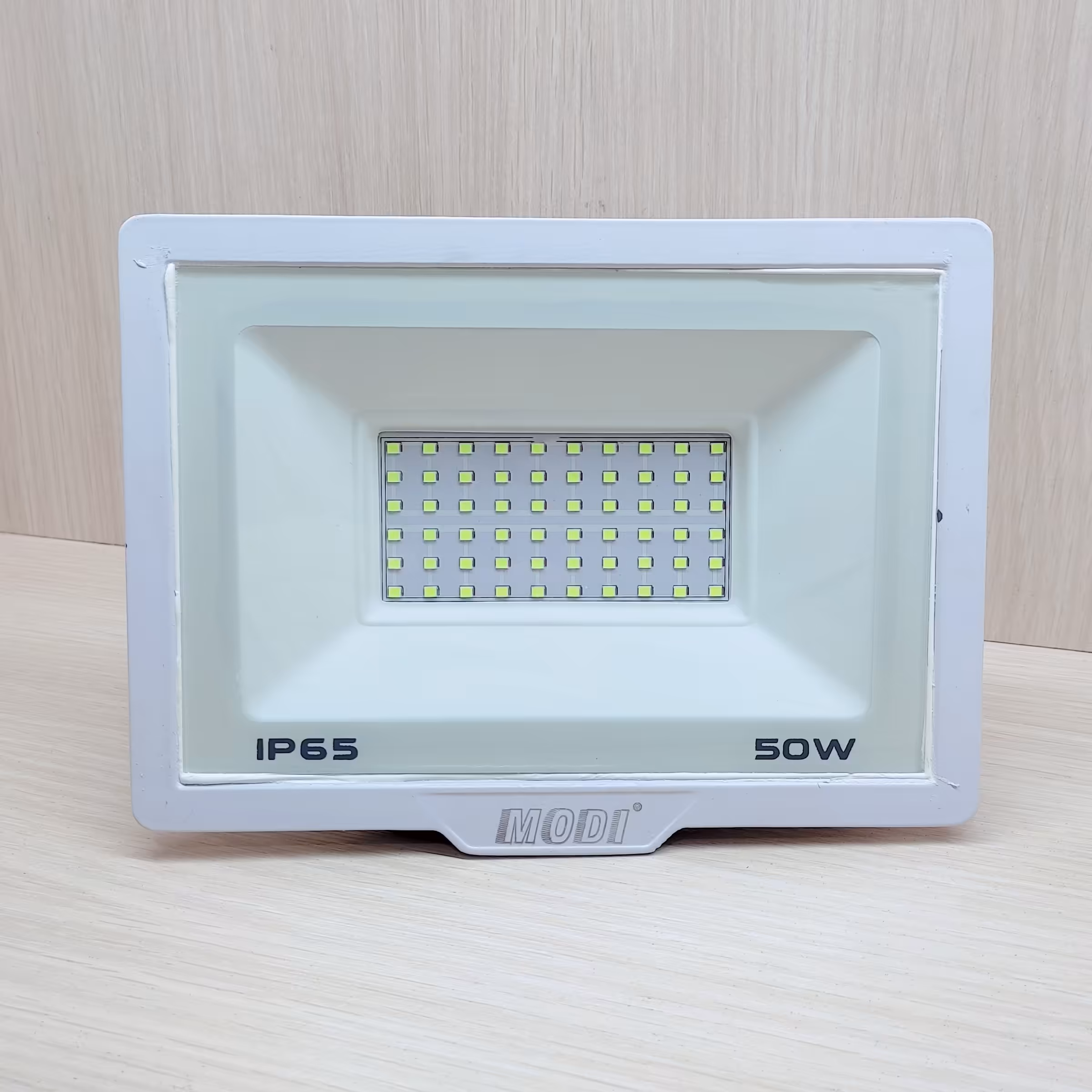 پروژکتور 50 وات قرمز