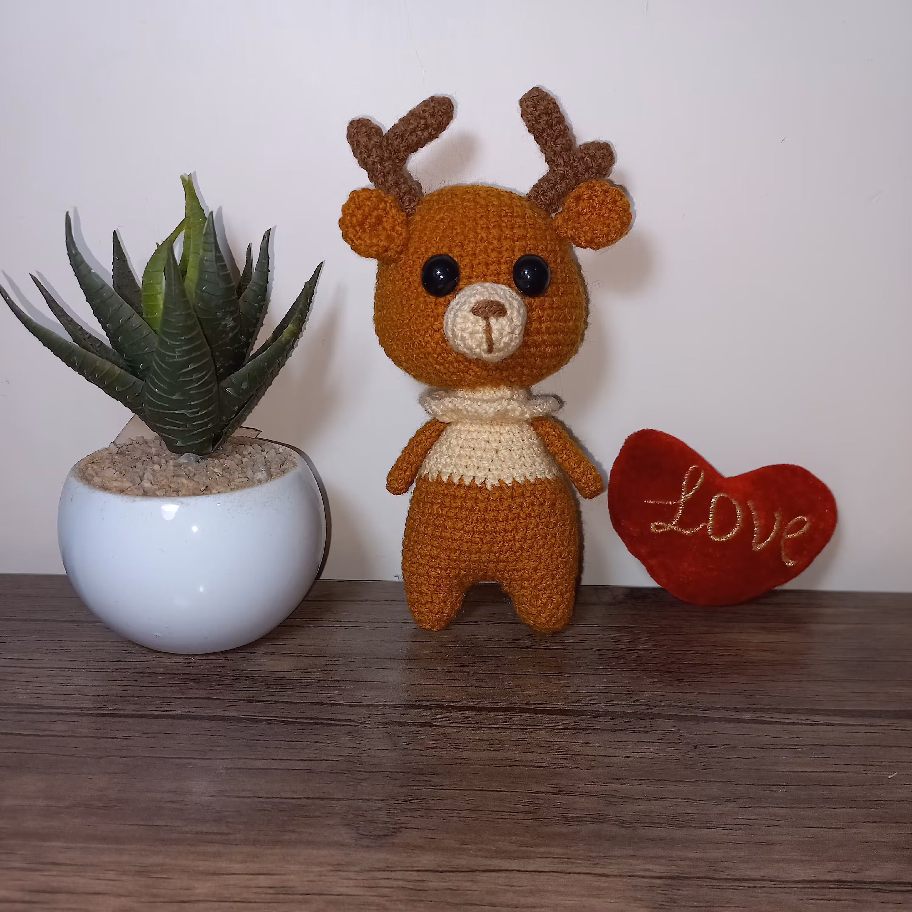 عروسک بافتنی گوزن سایز 14 سانت  بافت ژورنالی 