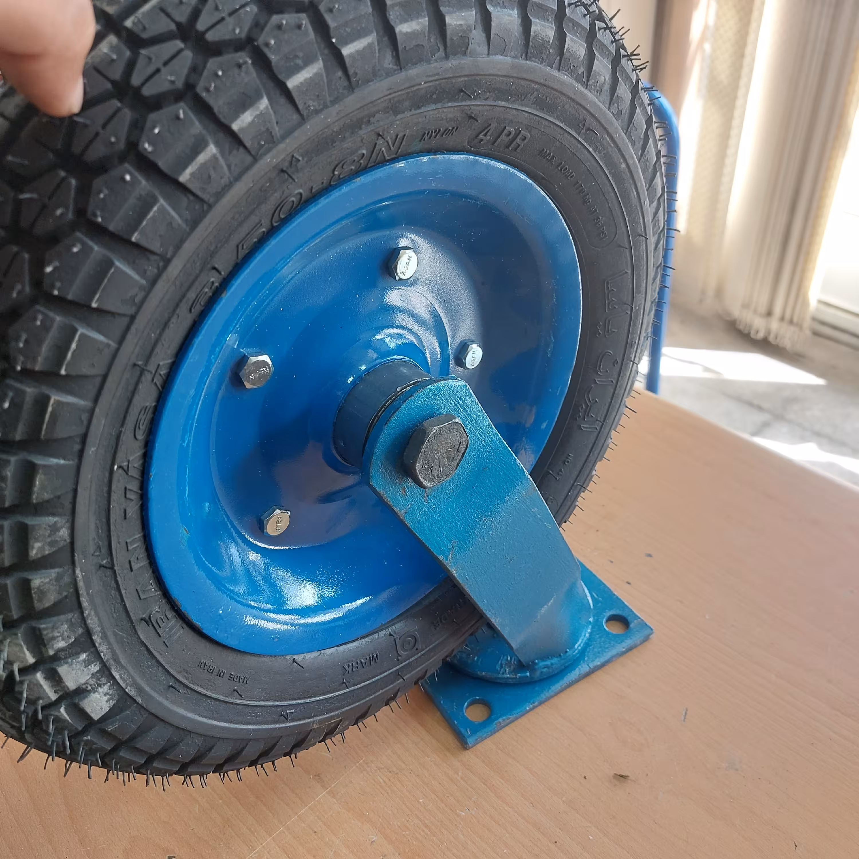 چرخ فرقون گردان رینگ فلزی ( ارسال با باربری به صورت پس کرایه برعهده مشتری می باشد)