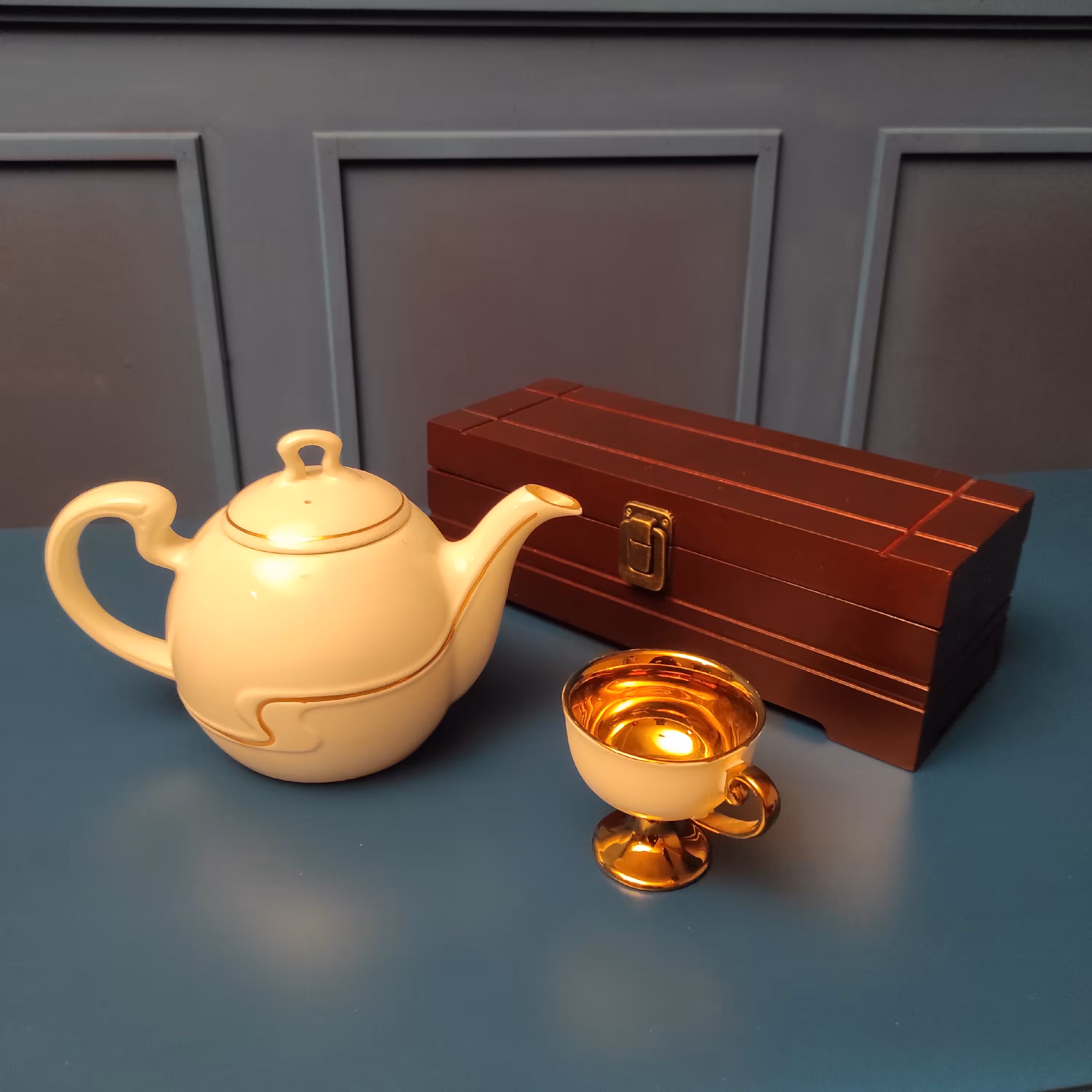 جعبه تیبگ چوبی دکورستیک مدل یاس کوچک با قفل چمدانی پس کرایه