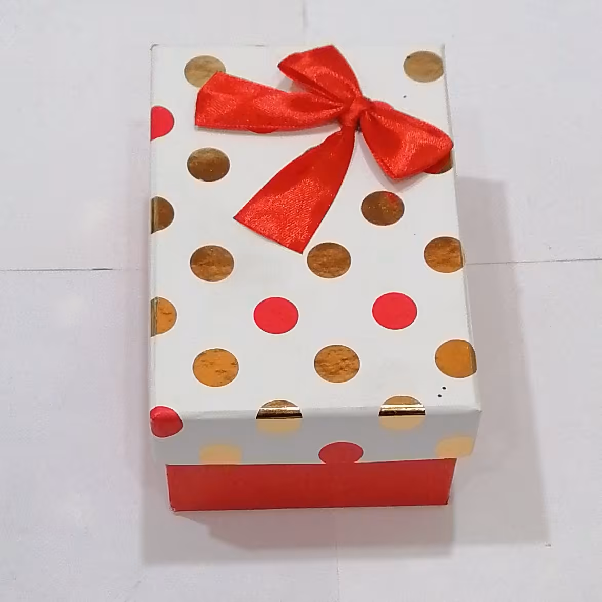 جعبه کادویی مستطیل خالدار سایز 10