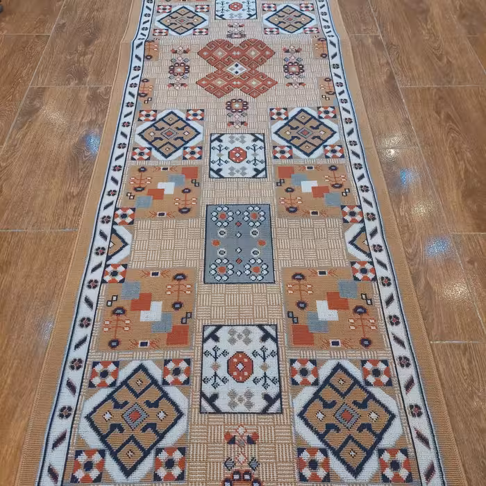 کناره گلیم  ماشینی کاشان زمینه بادامی زیبا سایز  120در300با کیفیت بالا و درجه یک(  ارسال با تیپاکس پس کرایه)