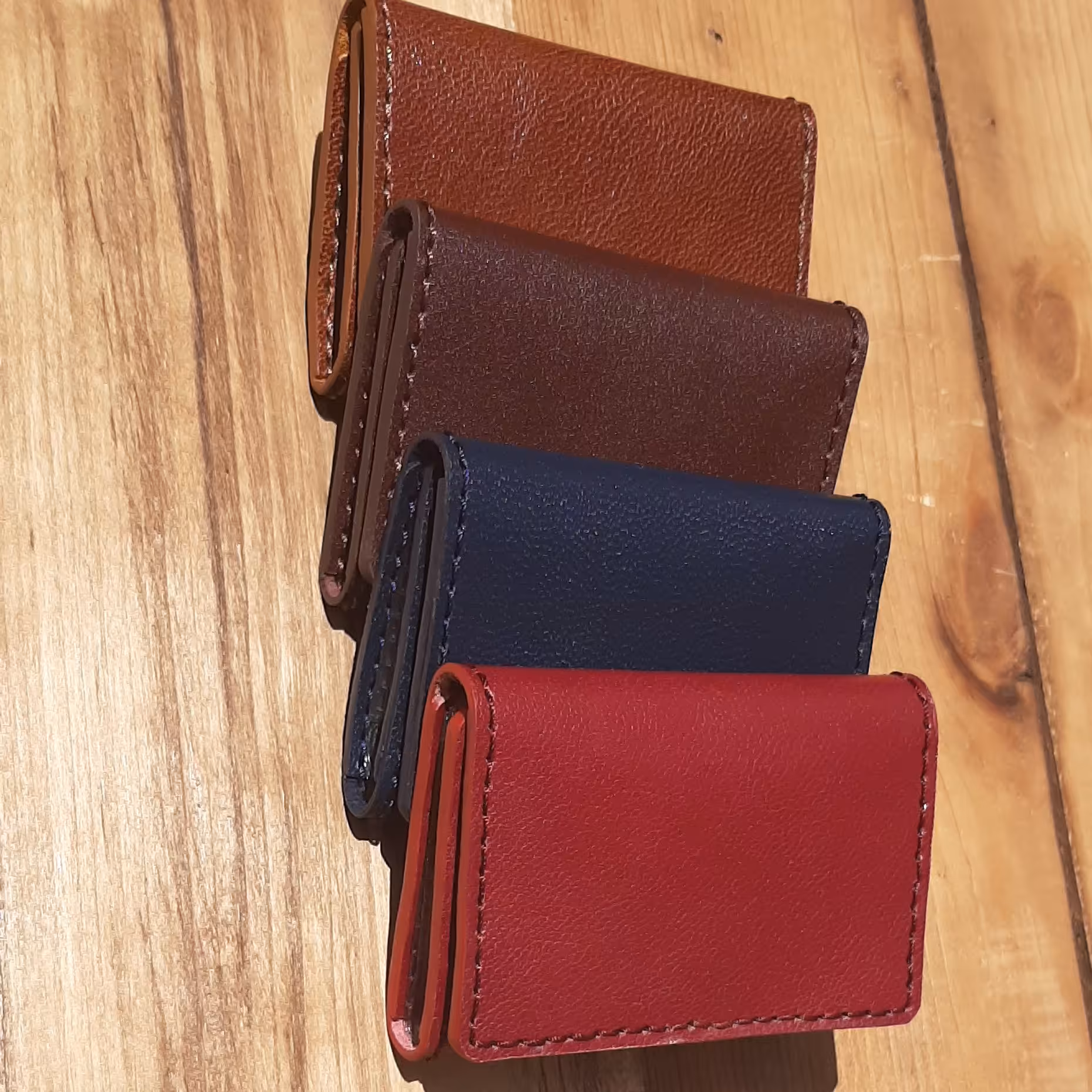 جاکارتی چرم طبیعی دستدوز