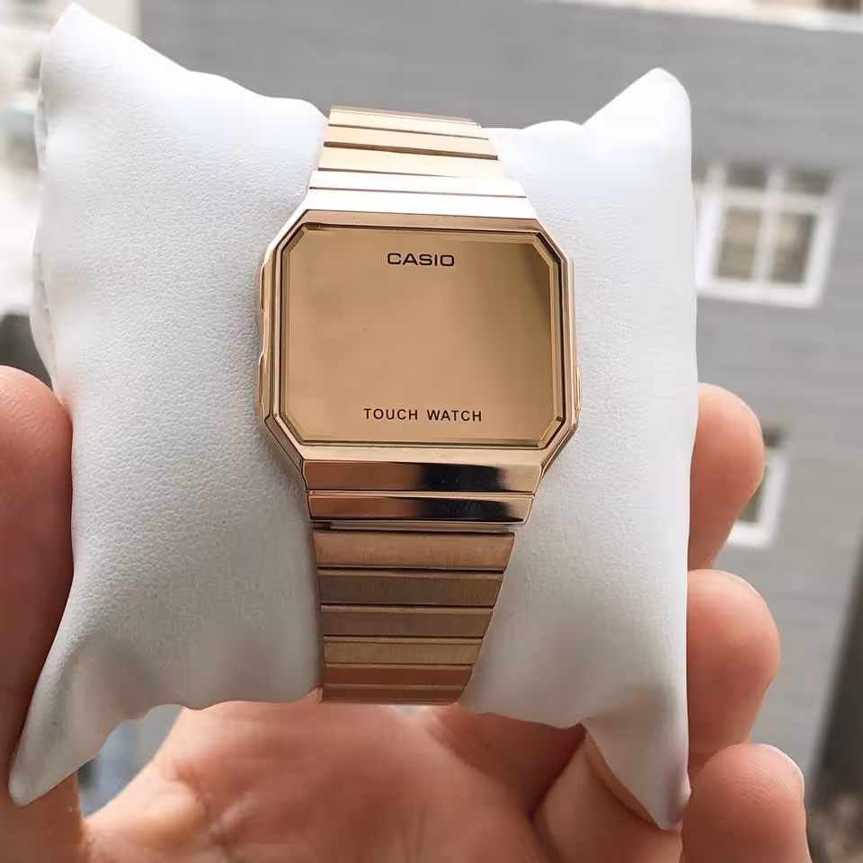 ساعت کاسیو لمسی آیینه ای کیفیت قوی با جعبه و ارسال رایگان رنگ رزگلد 