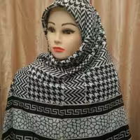 روسری نخی مارک سیدو مناسب فصل سایز140 زیبا و شیک . اصلا لیز نیست 