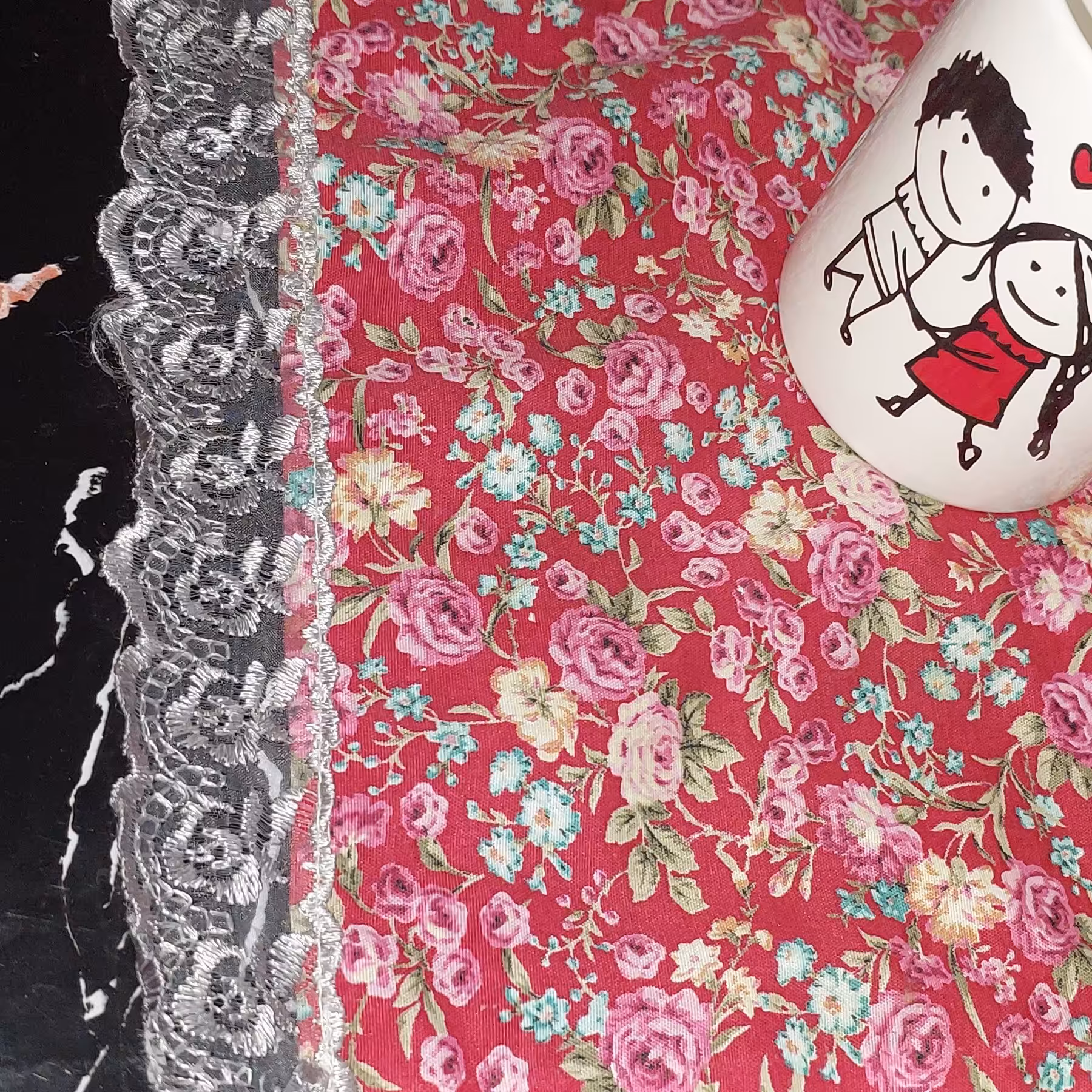 سفره پارچه ای.داری تمامی رنگها مناسب برای خرید نان و سفره و رومیزی. ابعاد یک متر در یک مترسایز و رنگبندی به انتخاب مشتری