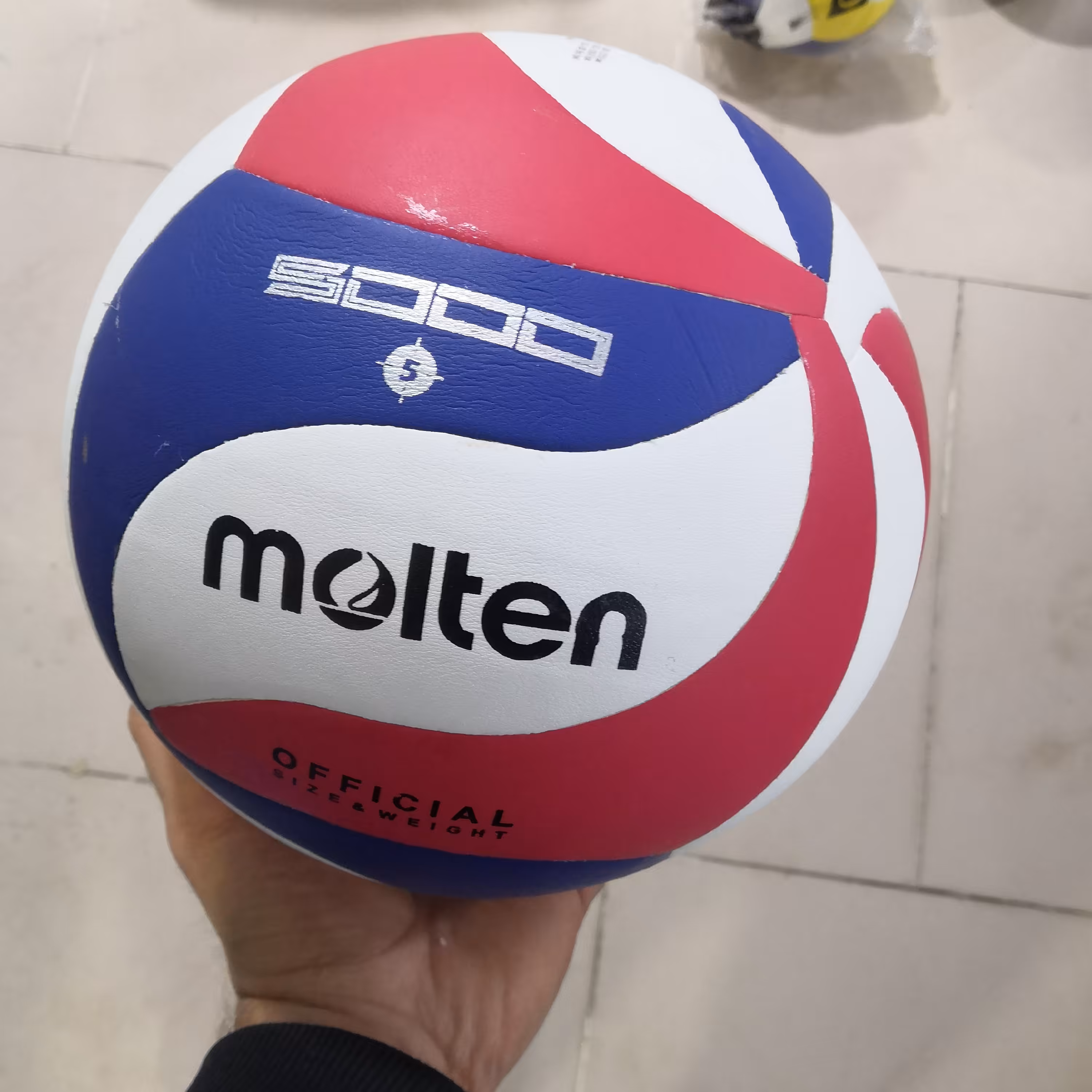 توپ والیبال مولتن 5000 خارجی بسیار نرم ارسال رایگان رنگبندی 