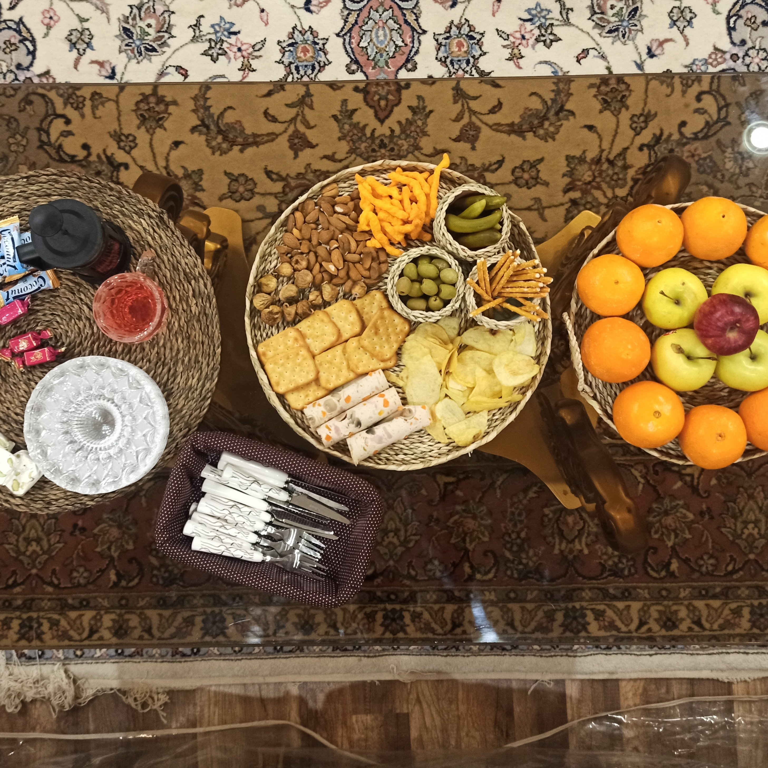 سینی لبه دار حصیری