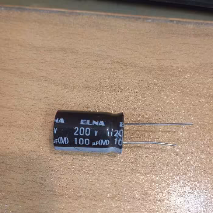 خازن الکترولیت 100 میکرو فاراد 200 ولت پک بسته 10 عددی کد محصول 120