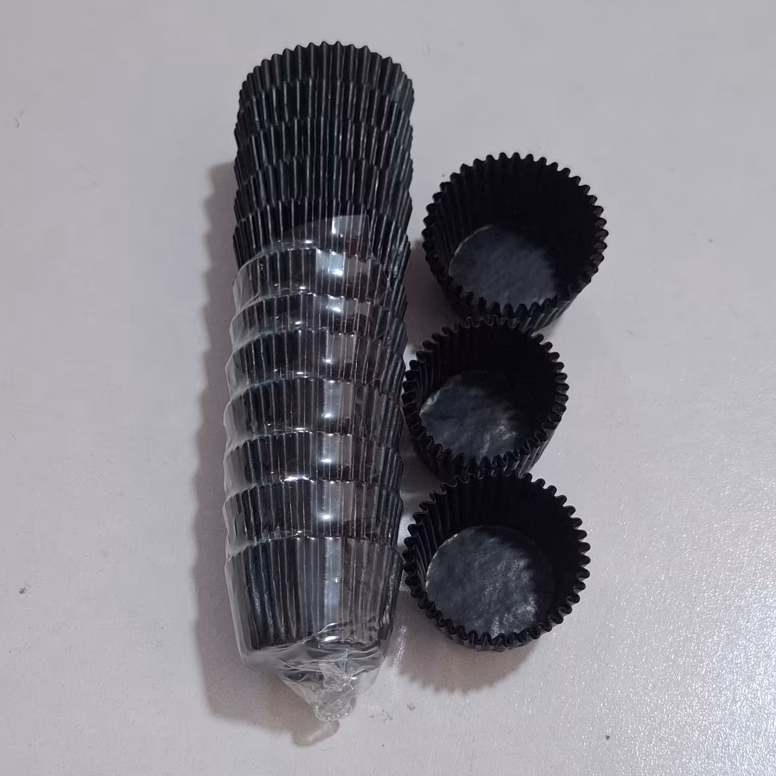  کپسول حلوا متوسط پک پنج دسته ای  این  کپسول هاهردسته اش از 15 تا 20 برگ داره وبه اندازه یه گردو  حلوا جا میگیره