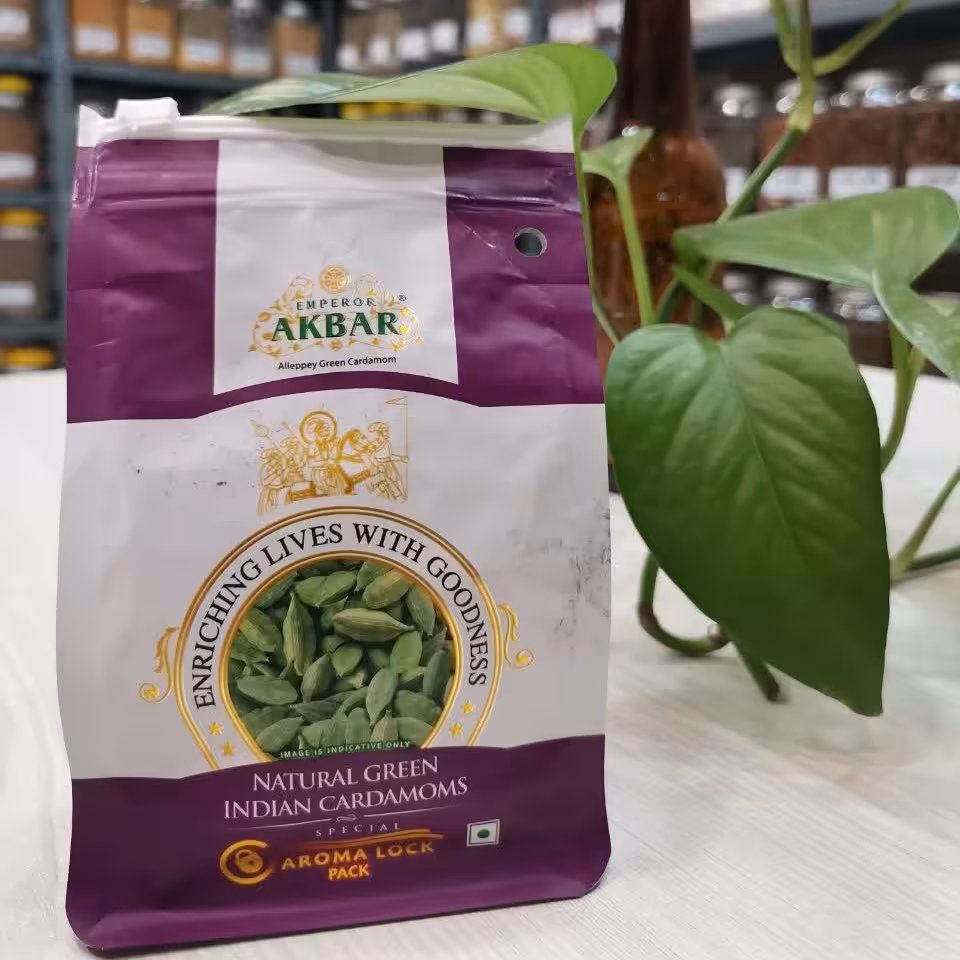 هل اکبر بنفش اعلا خانه ادویه در بسته بندی 30 گرمی  تمیز  و بهداشتی