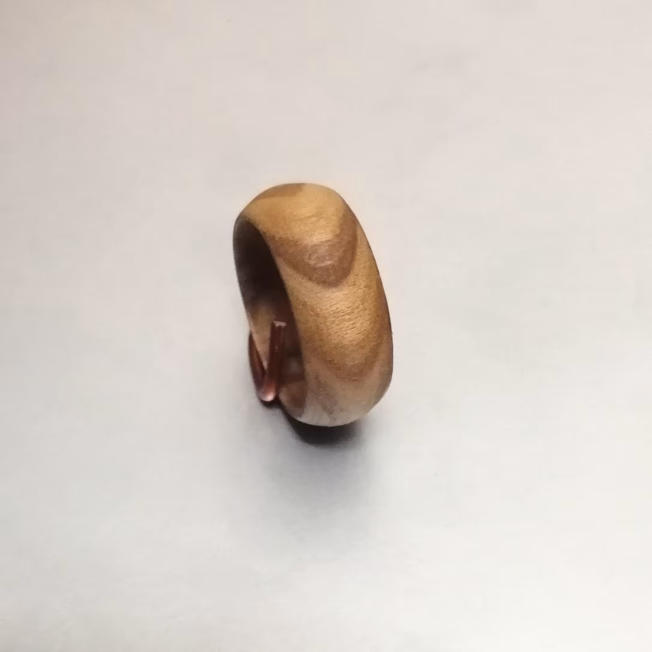 انگشتر چوبی دستساز  ساخته شده از چوب سنجد سایز 10 خوش رنگ و زیبا