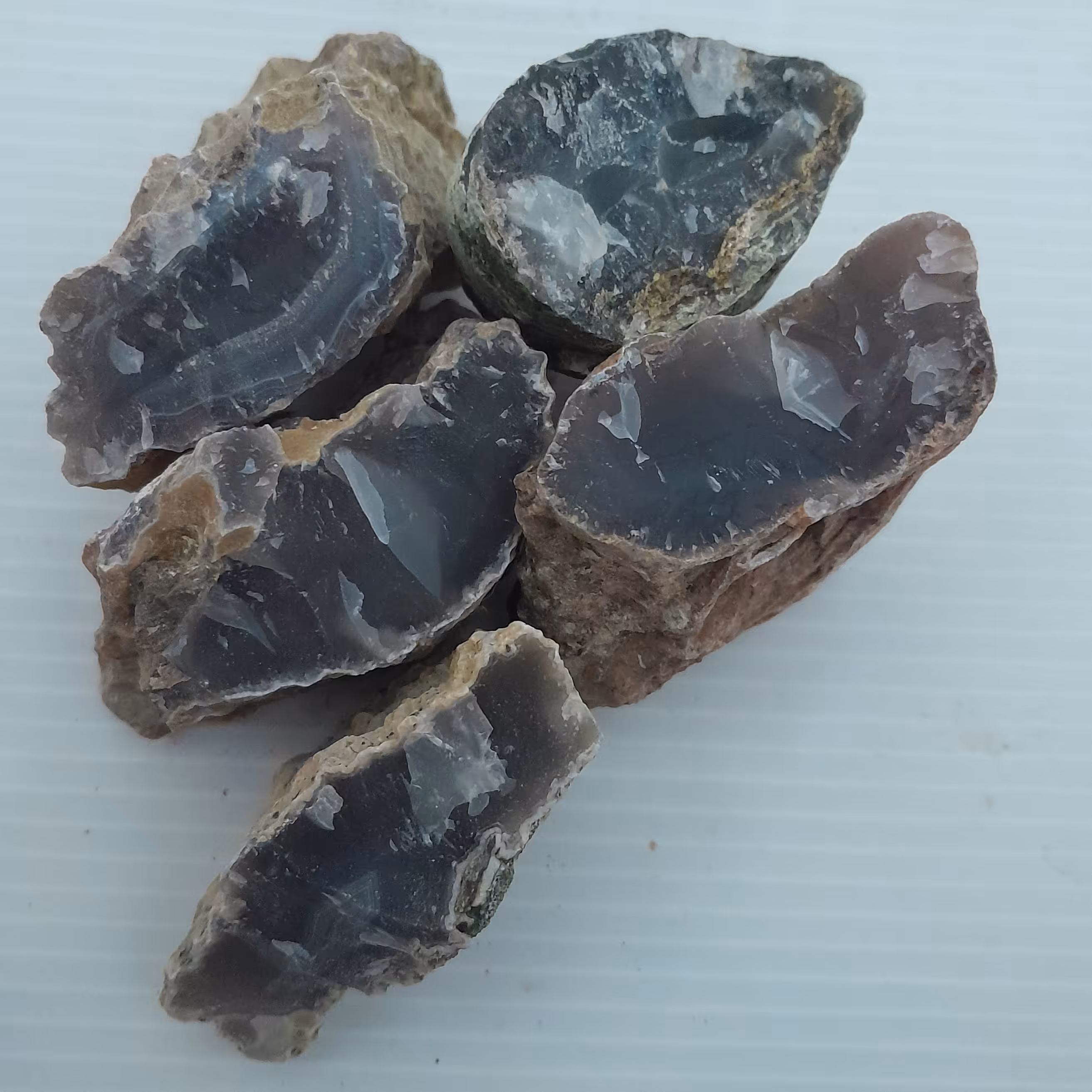 5 قطعه سنگ راف عقیق کبود 490 گرم کد 105