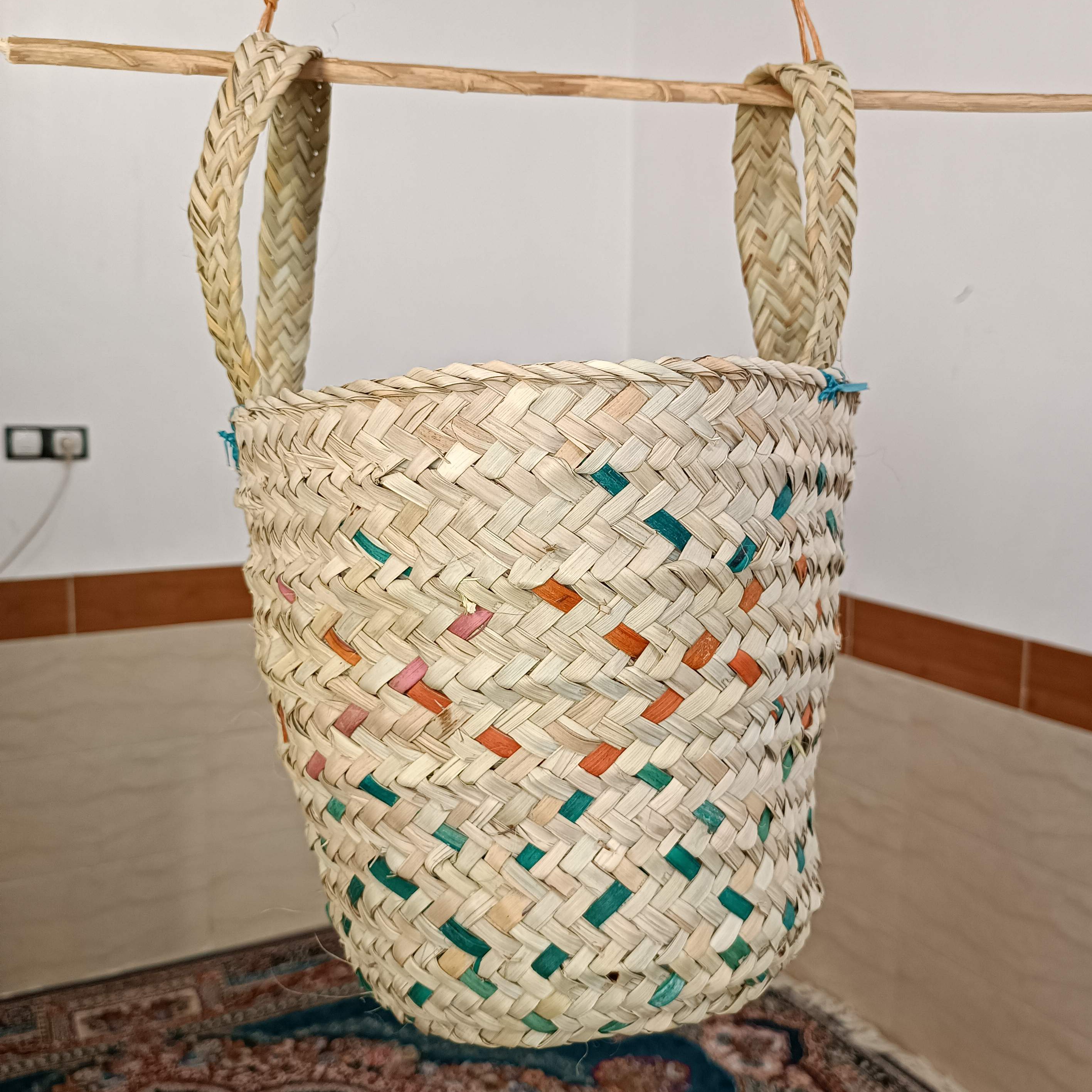 سبد حصیری دسته دار حصیری قطر دهانه 30 و ارتفاع 26 سانتی متر