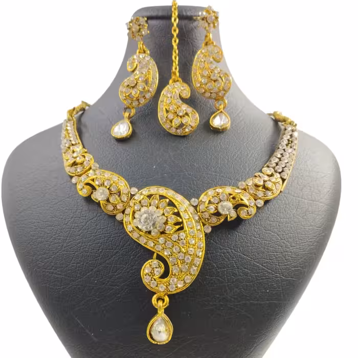 نیم ست هندی پر نگین  نگین رنگ سفید