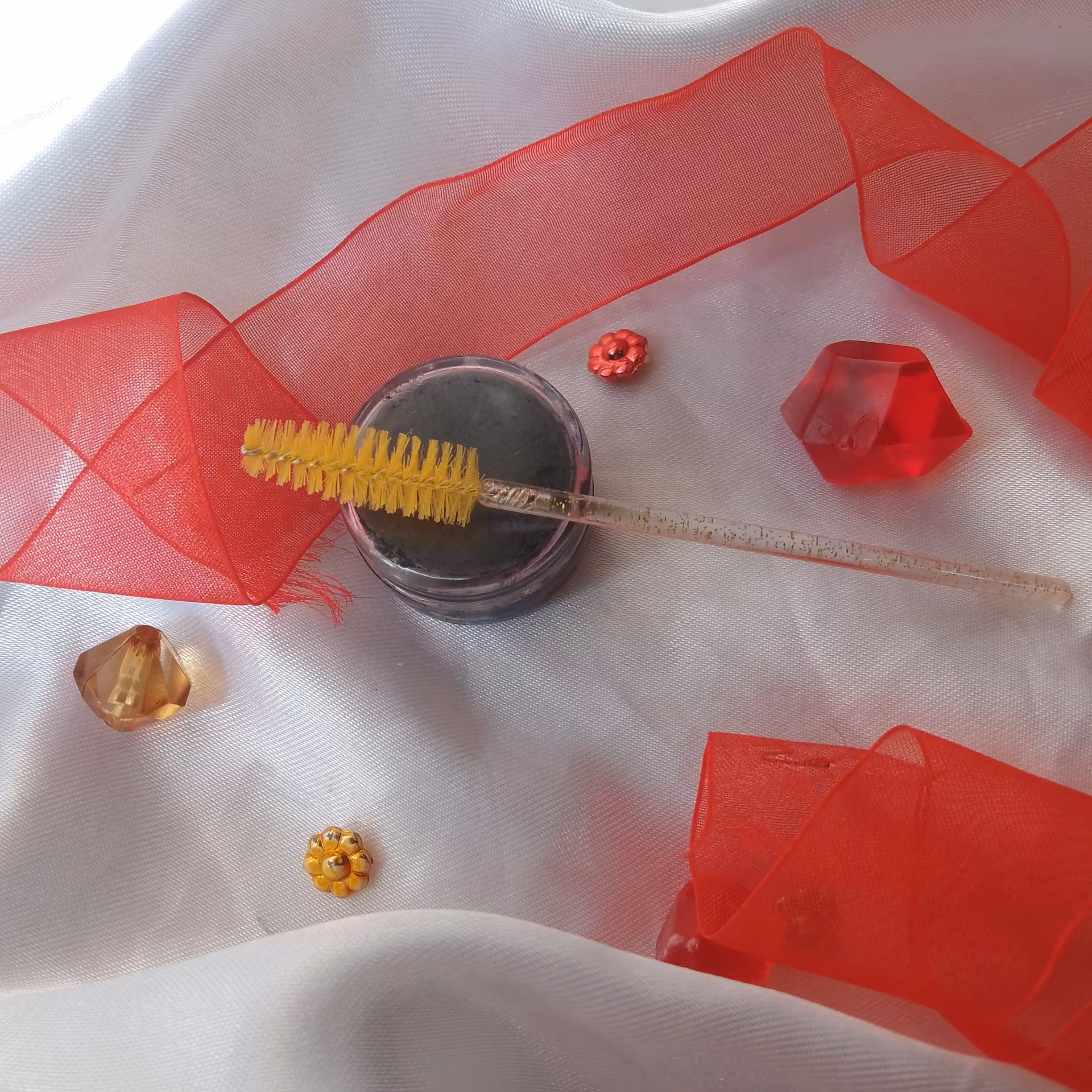 تقویت مژه و ابرو (گیاهی )