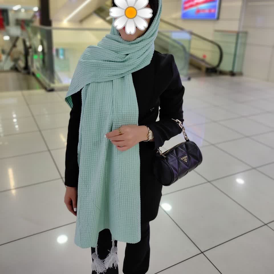 شال موهر پلیسه چهارخونه پم پم دار بسیار لطیف و سبک و گرم لب ترکی و دوخت اندازه 200در80
