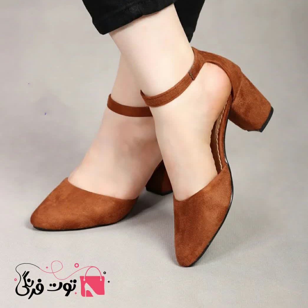 کفش پاشنه دار