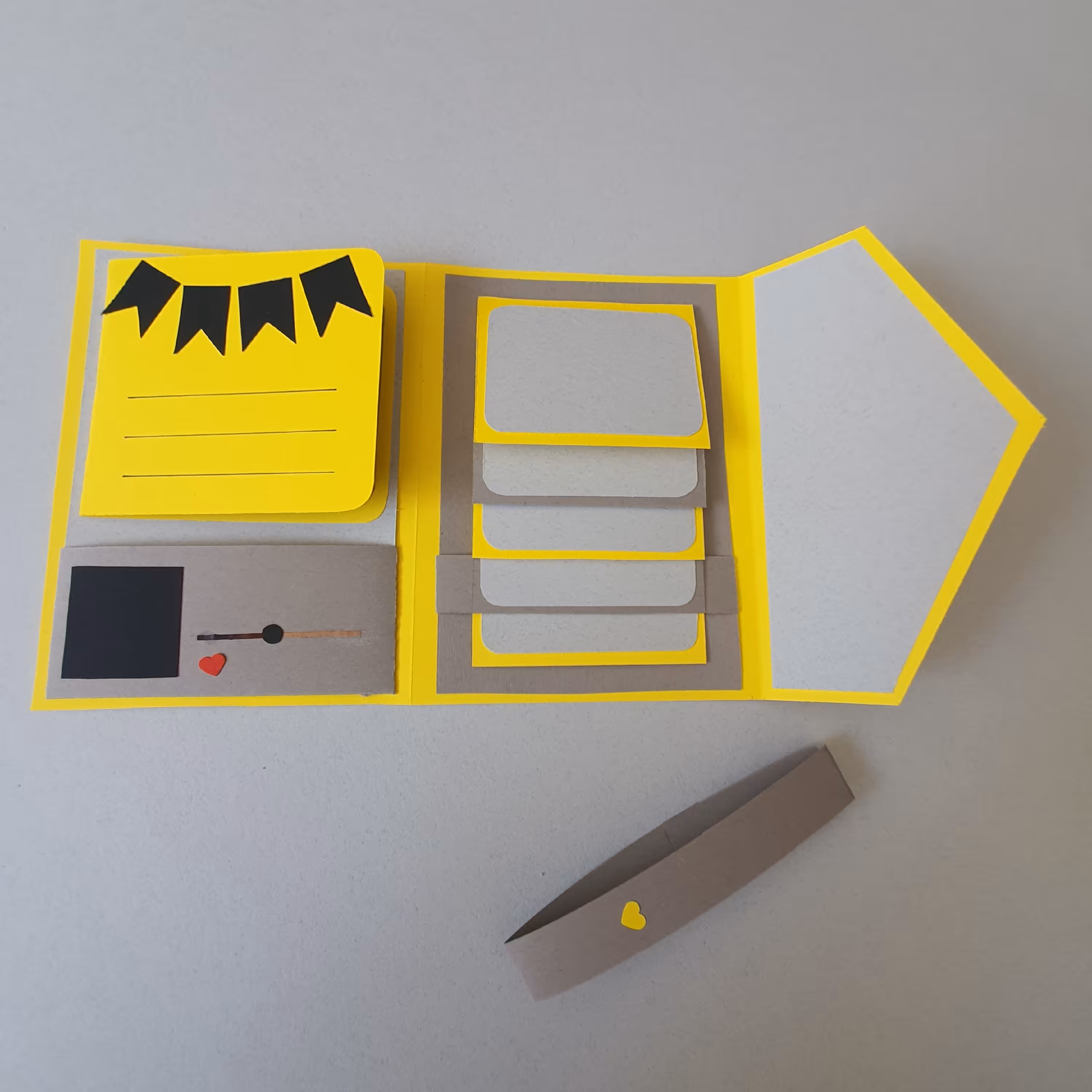 اسکرپ بوک  زرد 2 (آلبوم نوشتاری دست‌ساز ) با ابعاد 13 در 18 سانتی متر 