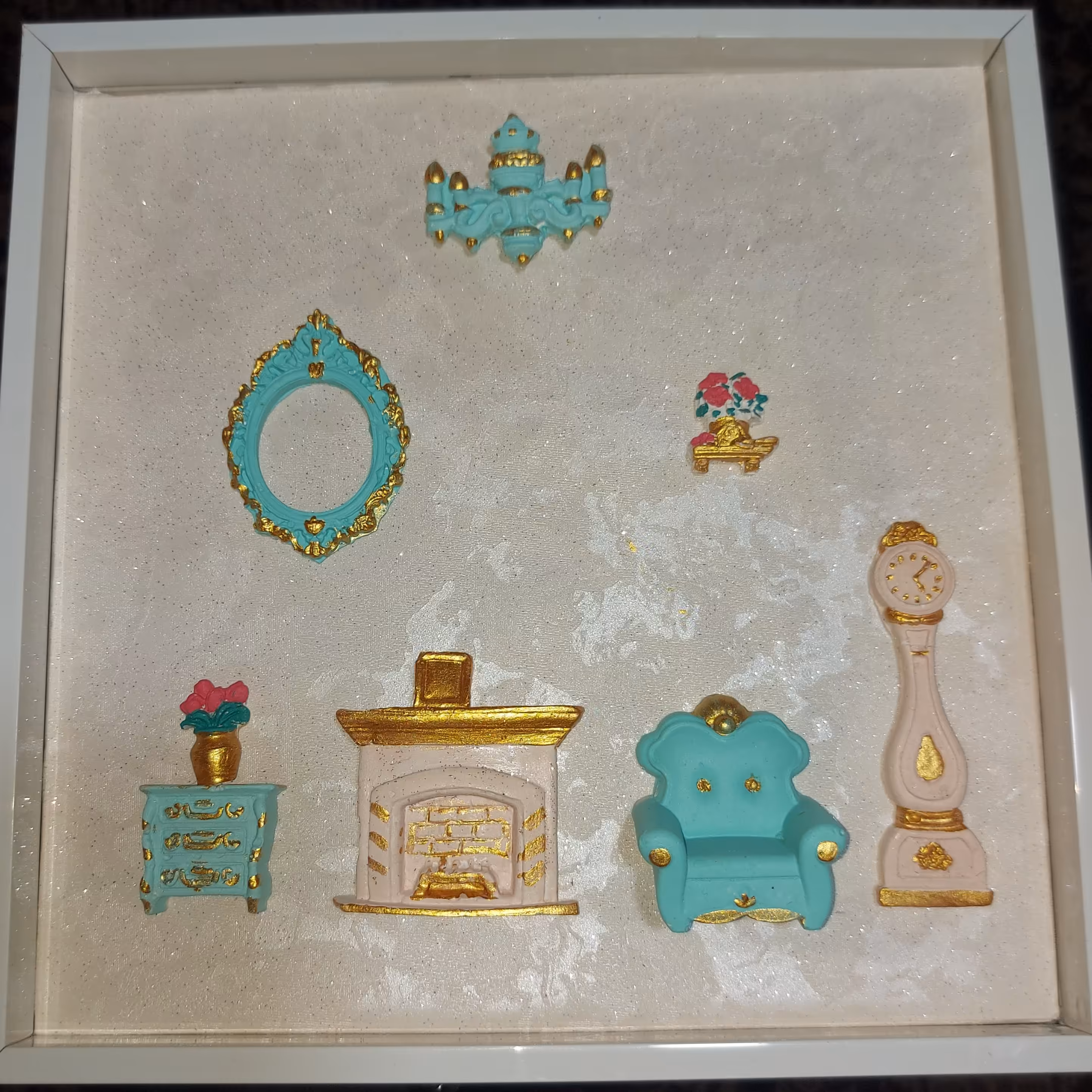  تابلو و جاکلیدی عروسکی قابل اجرا در  رنگ های مختلف قاب pvcسفید 