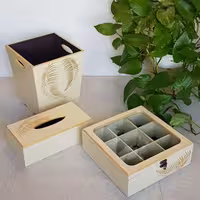 ست سطل و جادستمال به رنگ کرم روشن و با طرح پر طلایی