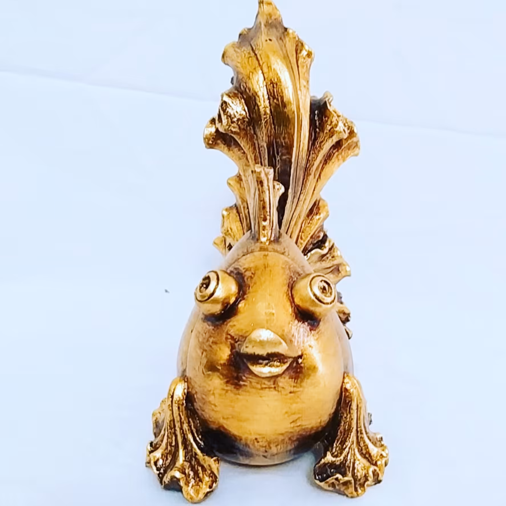 مجسمه پلی استر طرح ماهی ورق طلا شده