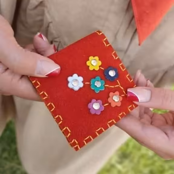 آینه جیبی دست ساز با چرم طبیعی