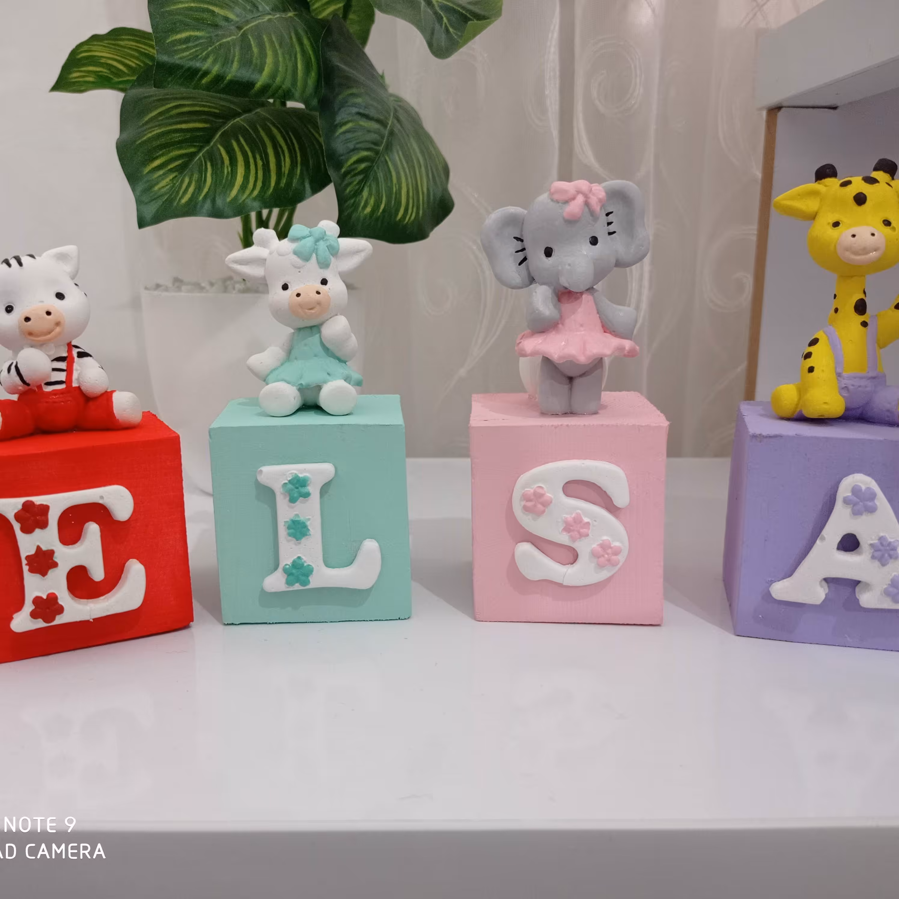 استند اسم مکعبی (السا)