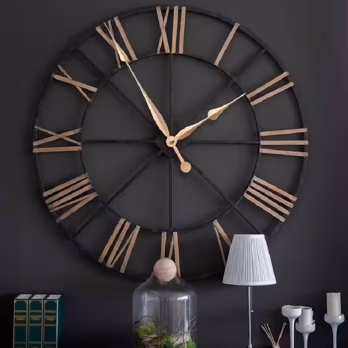 ساعت دیواری قطر 50  مشکی مات اعداد و عقربه طلایی