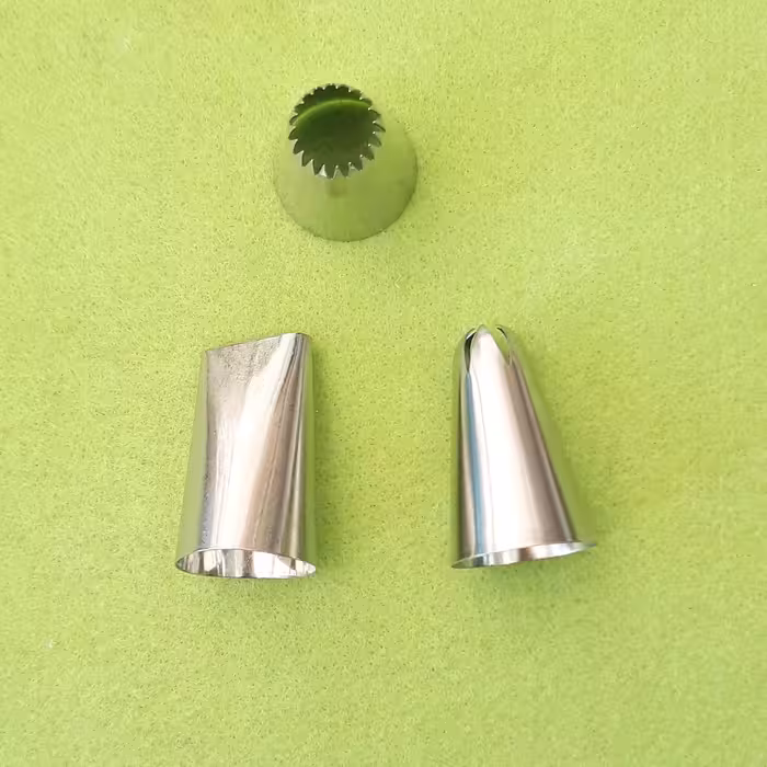 ماسوره فلزی شیرینی سایز متوسط 