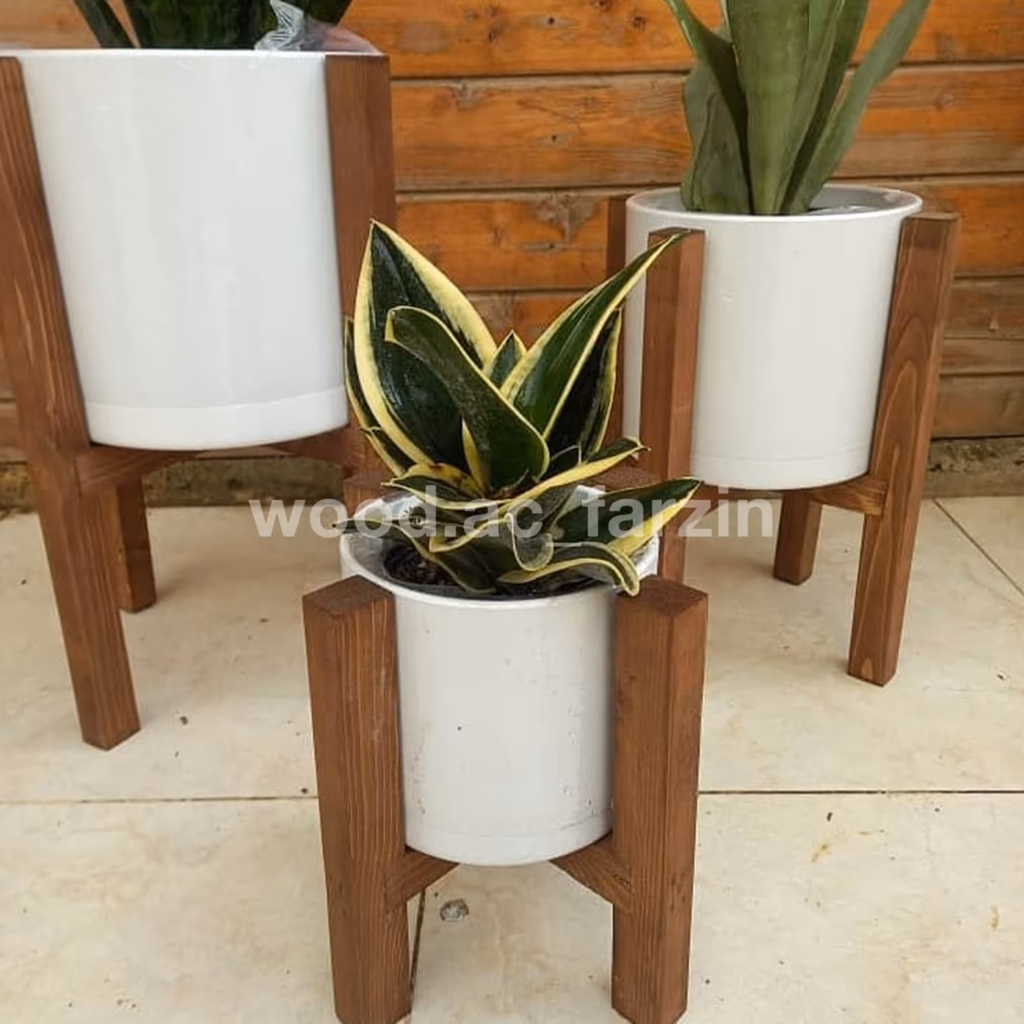استند گل چوبی طرح ساده