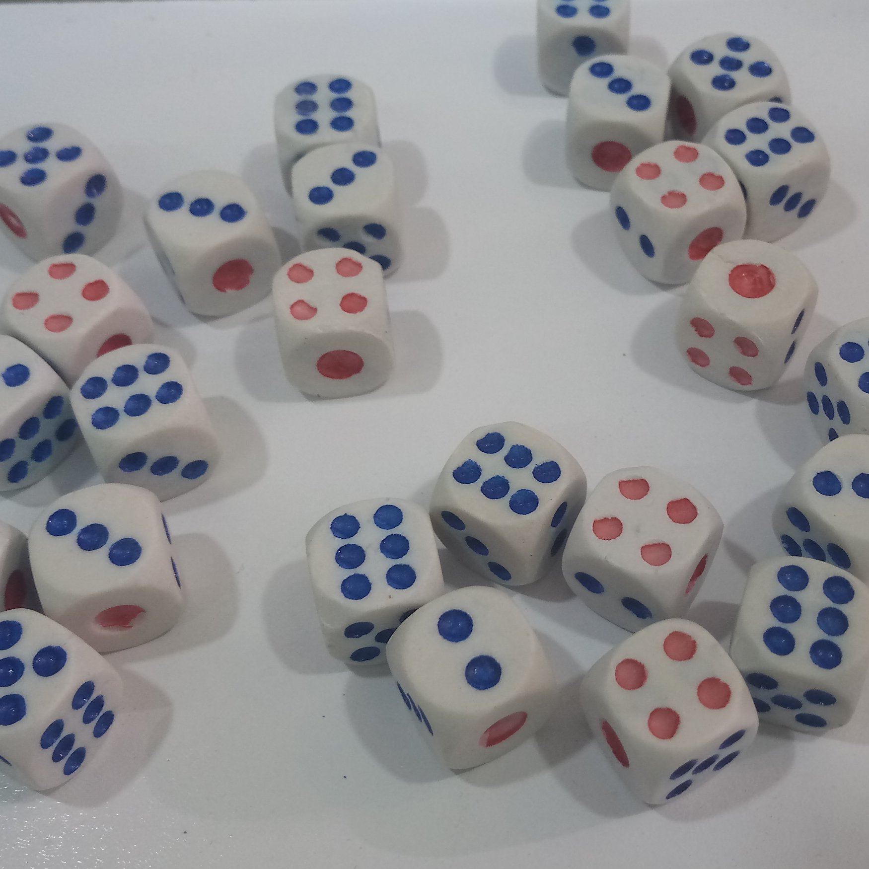 تاس منچ و تخته