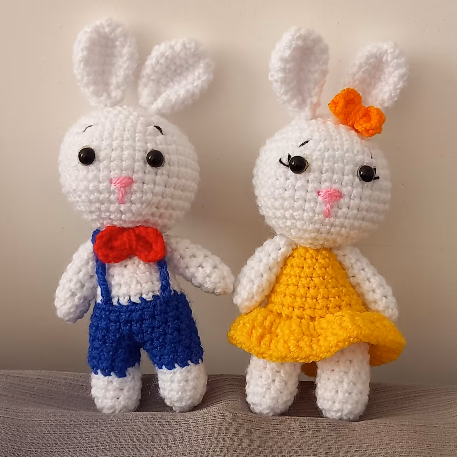 عروسک بافتنی خرگوش کوچولو هرکدام 87تومن13سانتی بافت به رنگ دلخواه شما