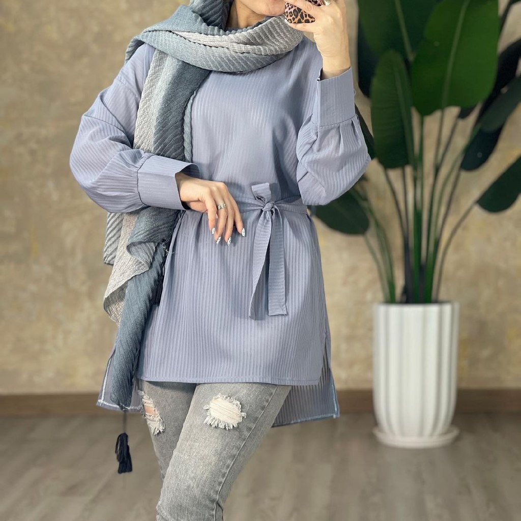 تونیک جلوبسته آیدا
جنس حریرمیله ای
رنگ بندی نسکافه ای بنفش کالباسی طوسی فری سایز از 38 تا 46