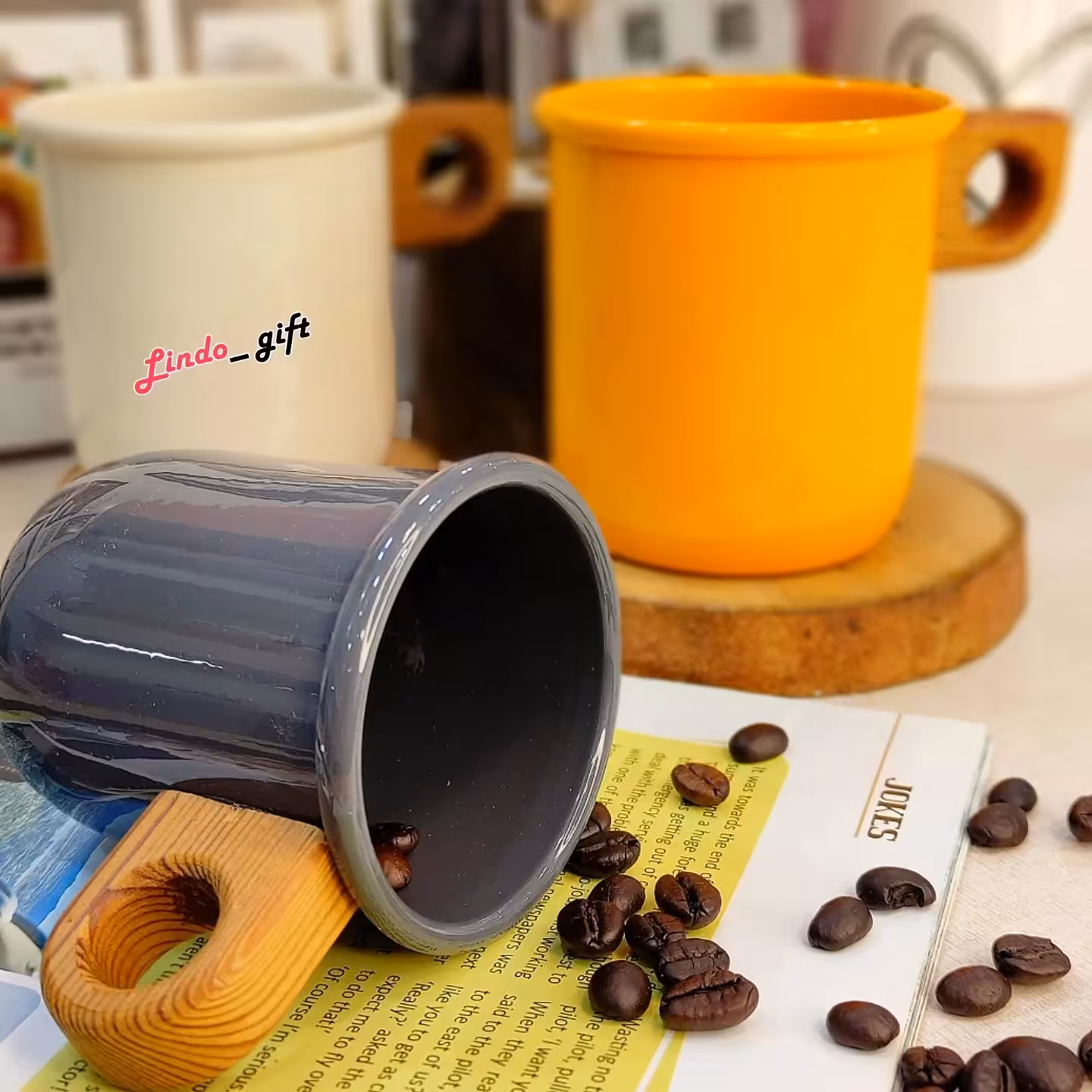 ماگ فلزی رنگی دسته چوبی 