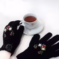 دستکش پنج انگشت گلدوزی