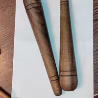 چوب ماساژ بزرگ رفلکسولوژی مخصوص ماساژ نقاط بازتابی کف دست و پا تهیه شده از چوب گردو
