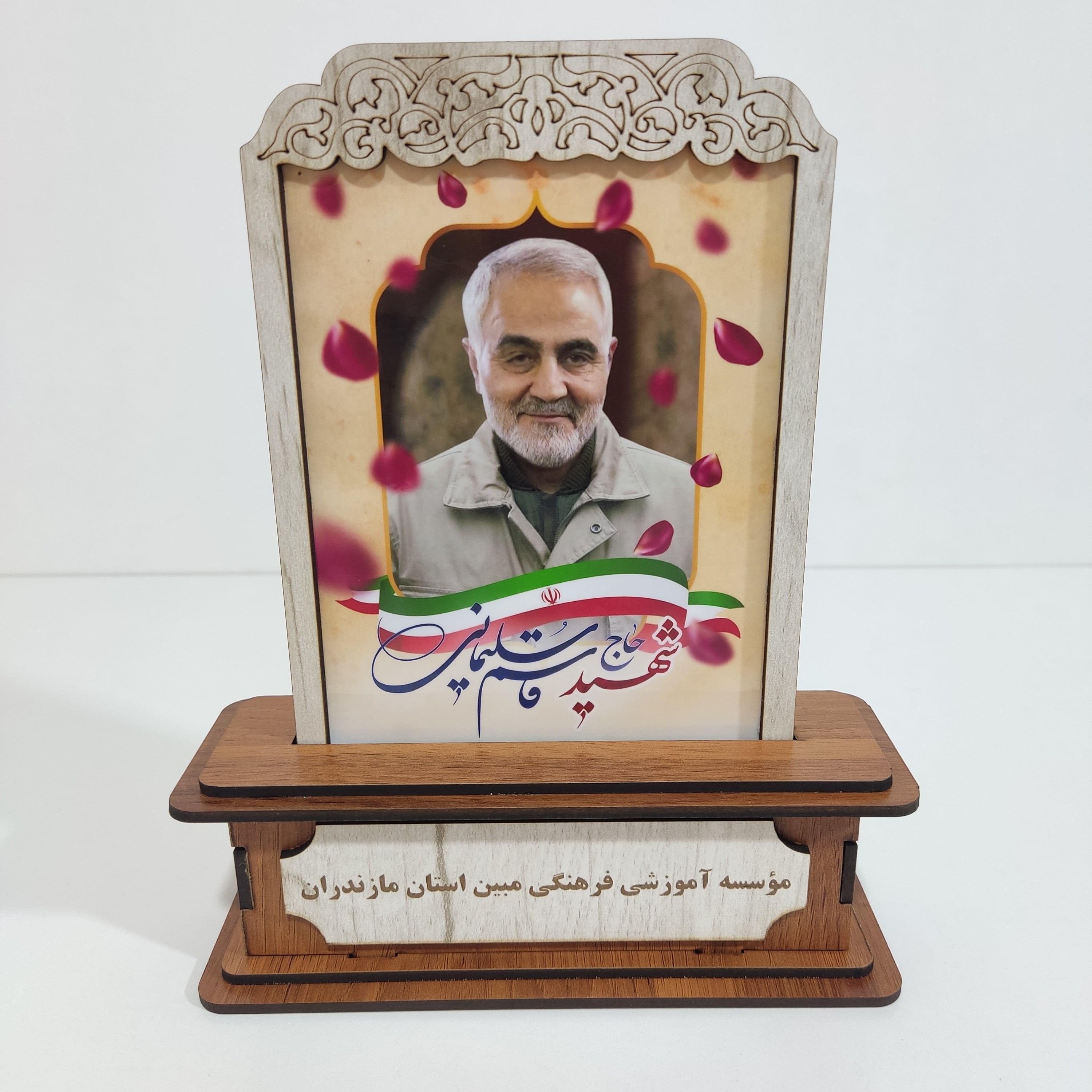 تندیس سردار حاج قاسم سلیمانی با حک برند یا مراکز شما