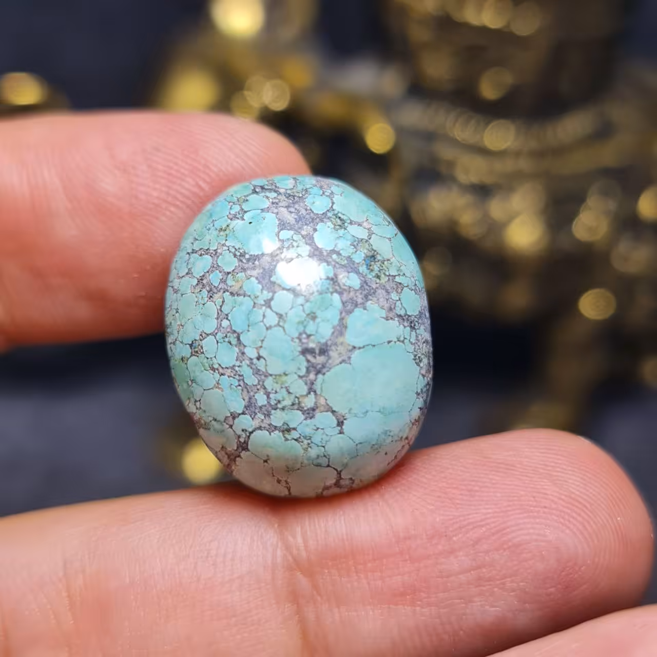  نگین فوق العاده زیبای سنگ فیروزه بسیار خاص اصل نیشابور صد درصد طبیعی بدون احیا

کد  28336